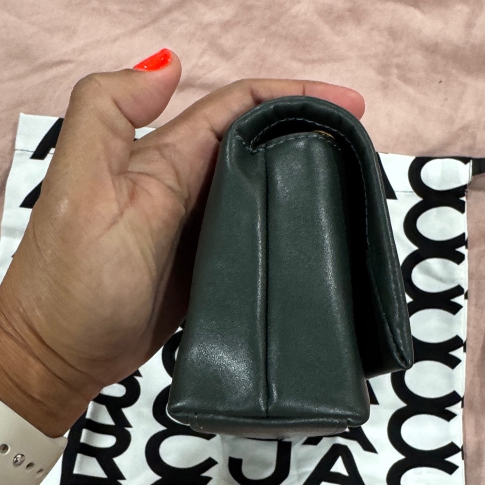 New Marc Jacob’s The Dual Chain Wallet - Picture 4 of 12